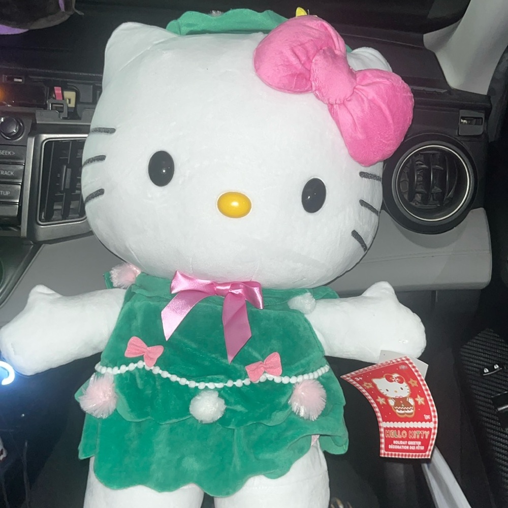 Hello kitty Christmas greeter
